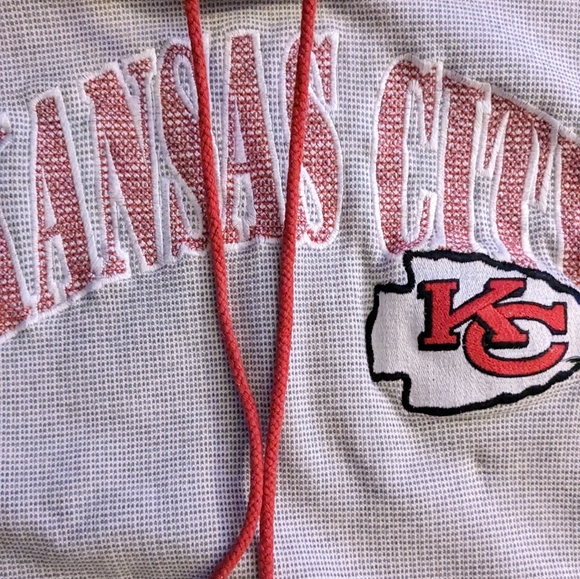 Vintage Kansas City Chief's Classic NFL Team Collection Hoodie by Starter - Picture 4 of 13